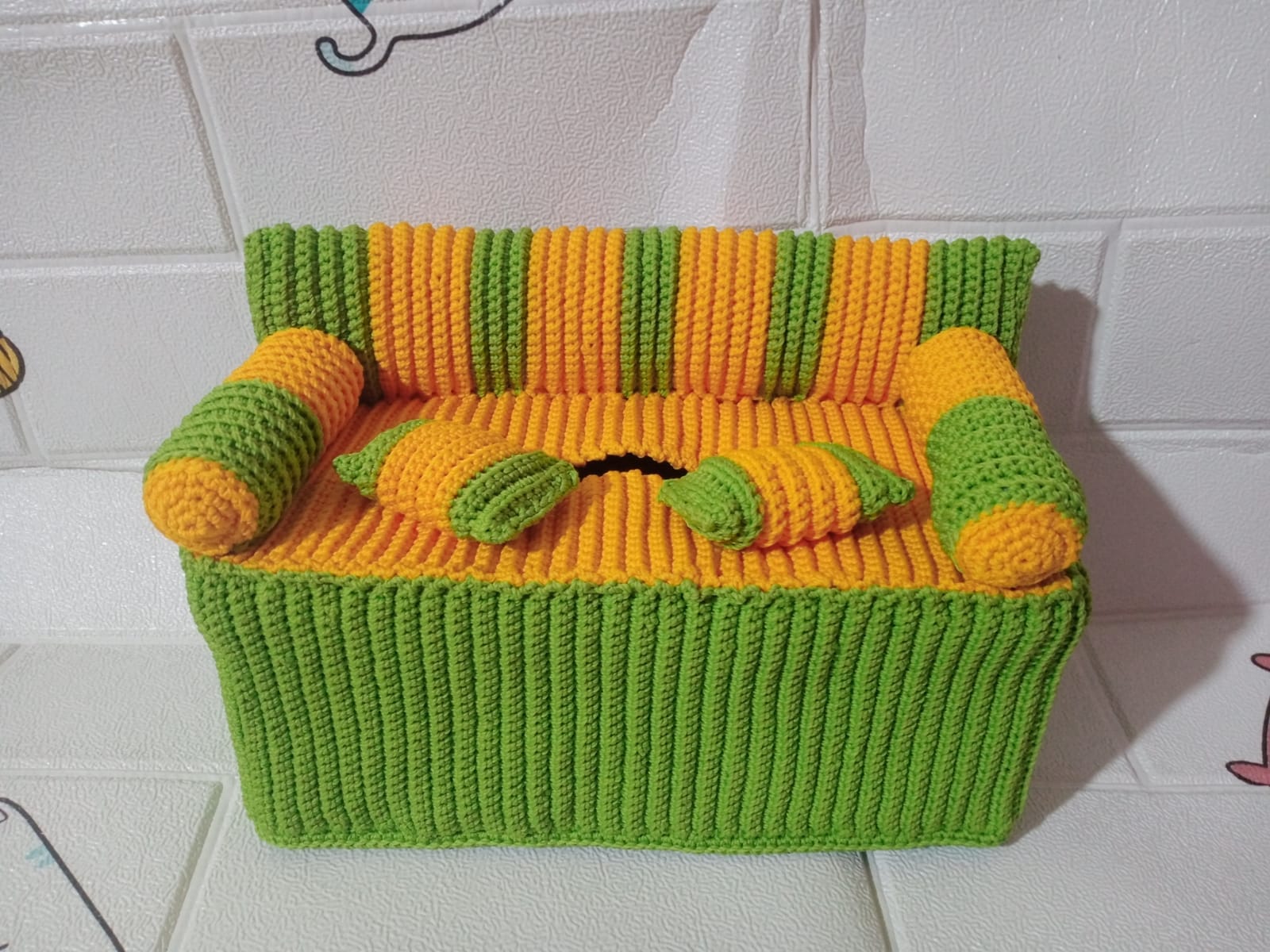 Kotak tisu bentuk sofa